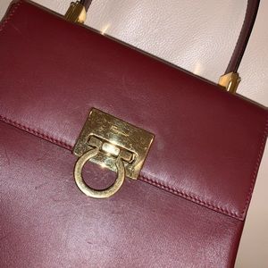 COPY - Authentic Salvatore Ferrgamo Gancini vinta…